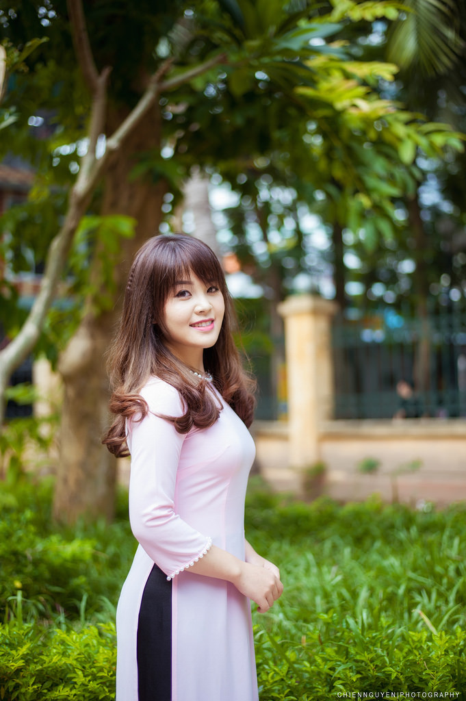女生扒开尿口让男生捅爽